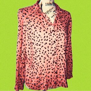 Pre-owned Women's H&M Divided Pink Leopard Print Button Down (Size 8)